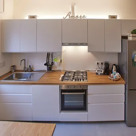 Apartman Likehome San - 1 Rooms-3 Persone-ferrara